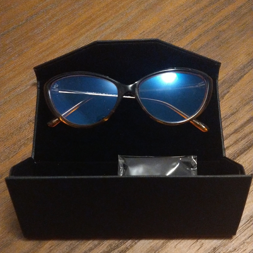 Prive Revaux readers, 2 Fashion Frames and Foldable Case